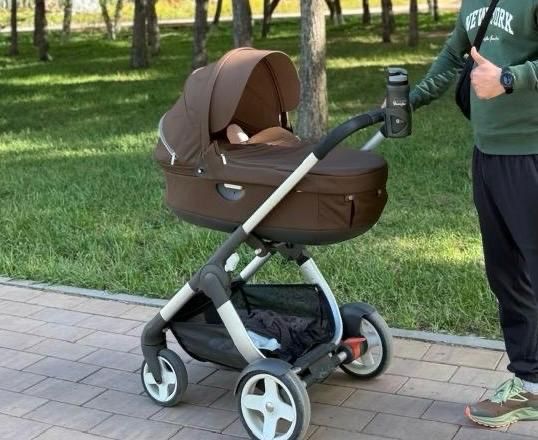 Срочно продам коляску Stokke 2в1