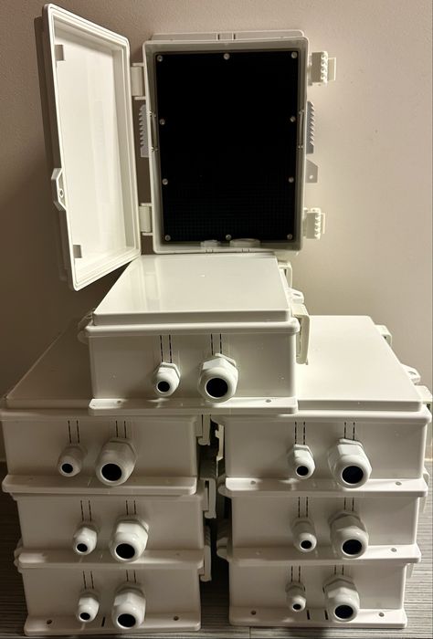 Cutie IP65 cu 2 grile de ventilare 28cm * 19cm * 8.5cm