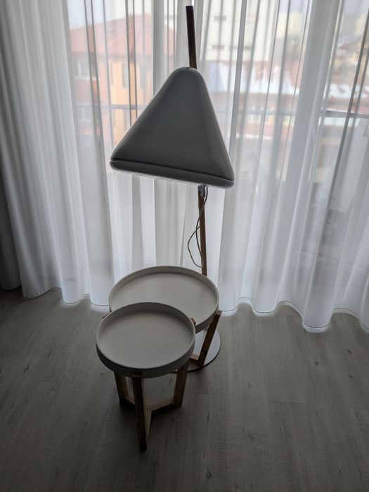 Lampa podea Hello Normann Danemarca