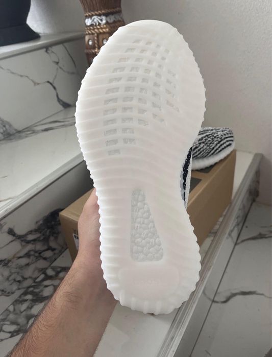 Yeezy Zebra Noi Cu Eticheta
