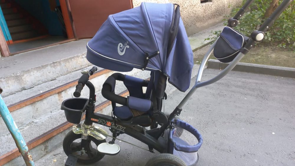 Детская вело-коляску Phoenix.