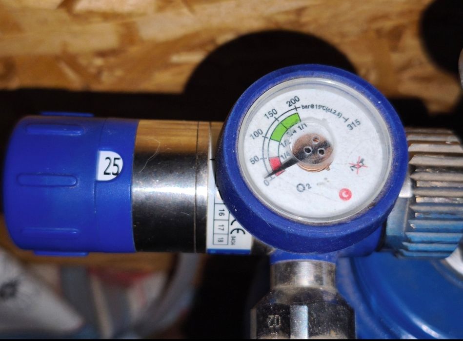 Butelii de oxigen medical 5L și 10L cu reductor până la 25L/m