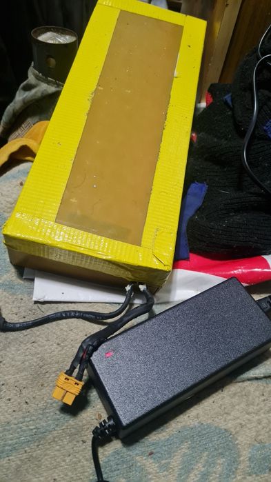 Vând 3 biciclete și o baterie