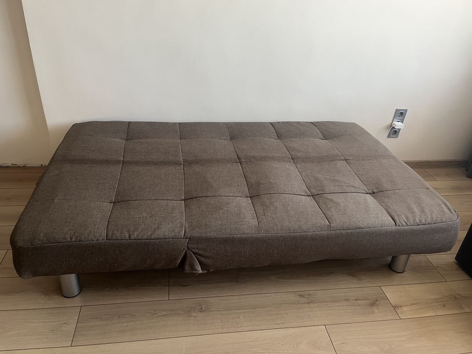 Диван с функция сън