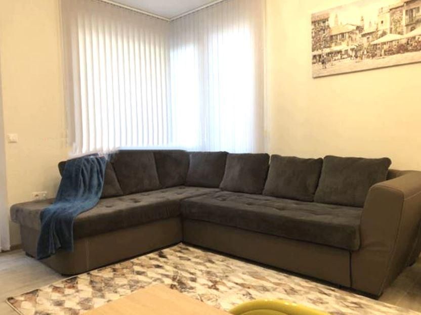 Дава се под наем Двустаен апартамент в Варна, Бриз - 70 кв.м за 818 € - Снимка #1