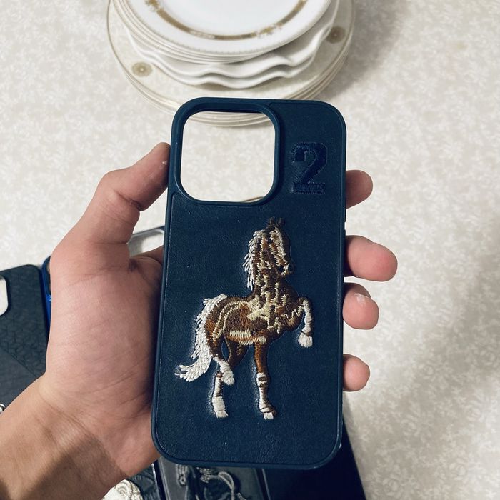 Чехолы на айфон 14про