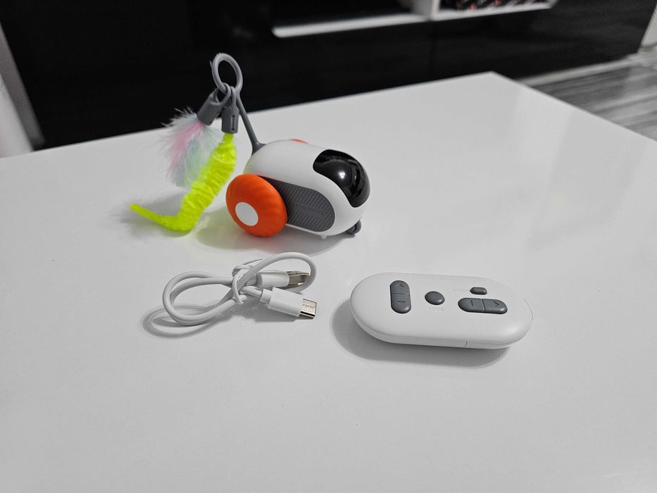 Masinuta inteligenta pentru pisici – remote 20m, evitare obstacole