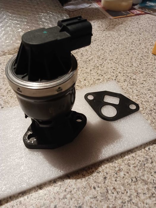 Продавам EGR клапан за  Хонда джаз 2008 г.