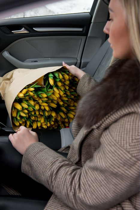 Тюльпаны к 8 марта 2026