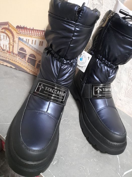 Новые зимние сапоги на девочку