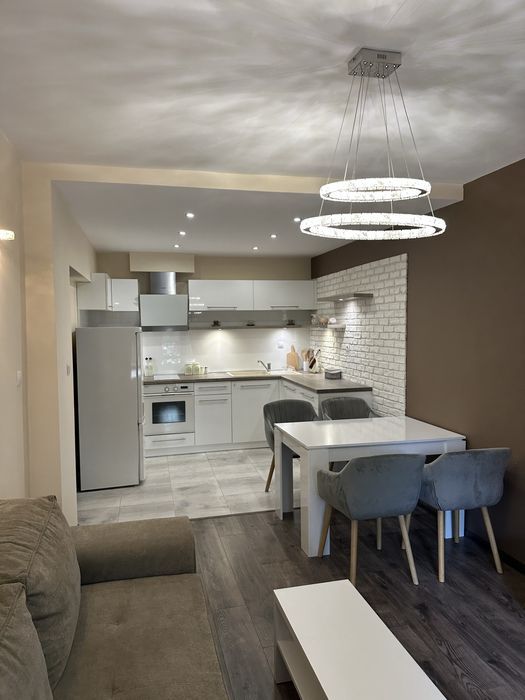 Продава се Тристаен апартамент в Стара Загора, Център - 62 кв.м за 2017 €/кв.м - Снимка #4