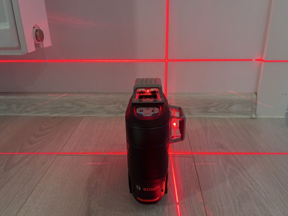 Nivela Laser Bosch GLL 3-80 C profesionala