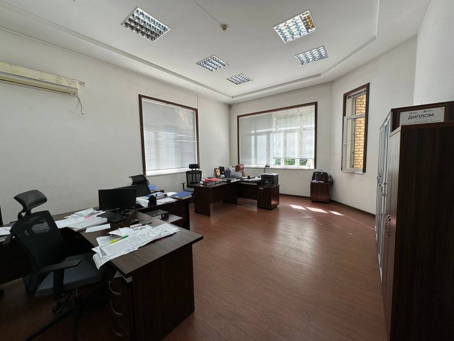 Аренда Здания Центр Луначарского, 1058м2. С ремонтом. Первая линия