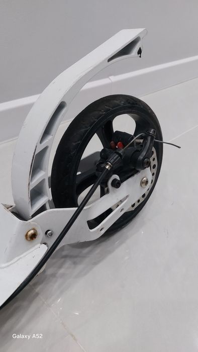 Продается хороший самокат