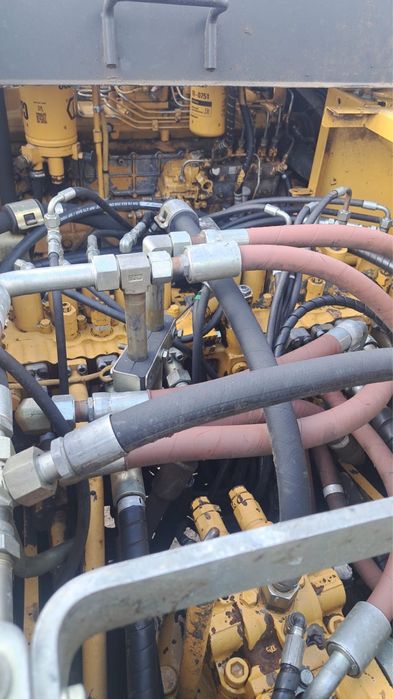 Excavator pe senile CAT 318C