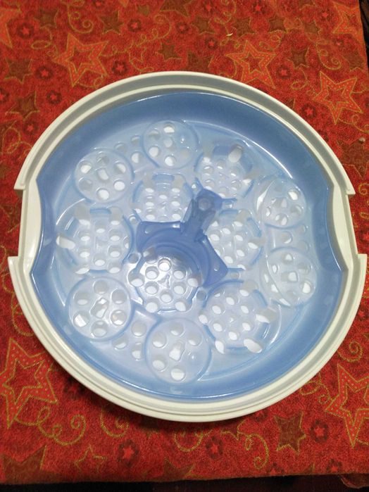 Стерилизатор за микровълнова Авент / Avent и чашки за храна