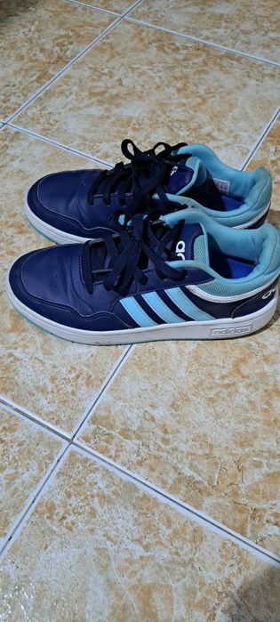 Оригинални маратонки адидас