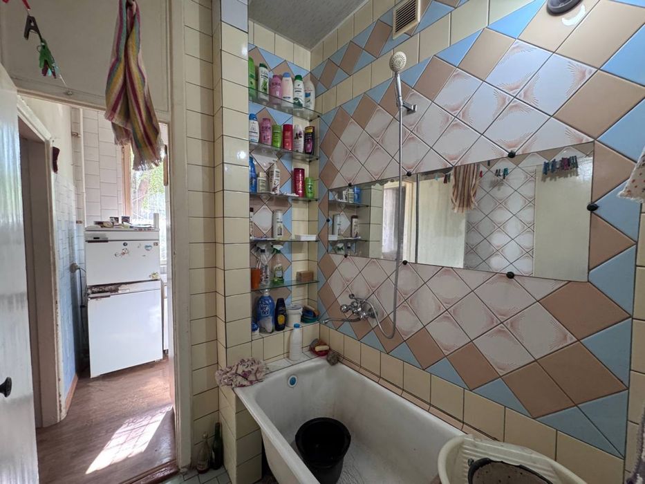 Учтепа 12 квартал первая линия у дороги 4/1/4 76.11 кв.м. Ипотека=