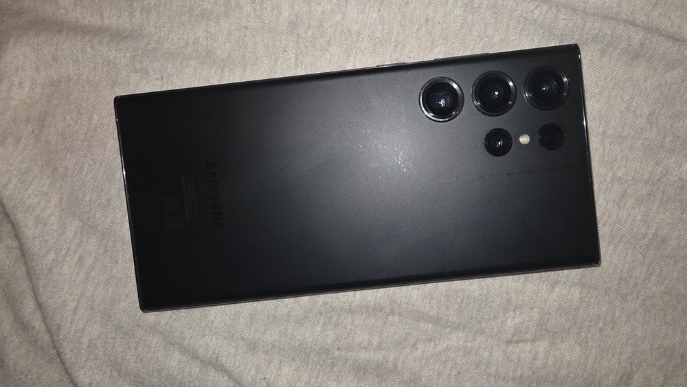 Vand Samsung Galaxy S23 Ultra
Capacitate: 256GB
Stare: folosit,