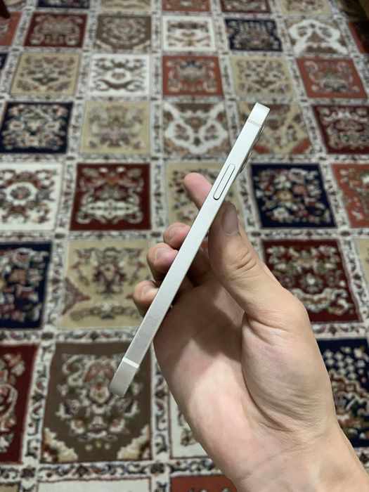 Iphone 12 Oq 64gb.