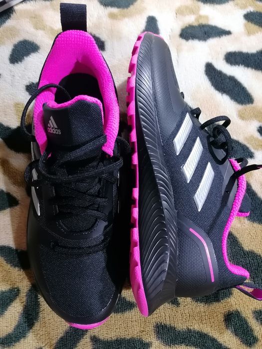 Vând adidași Adidas