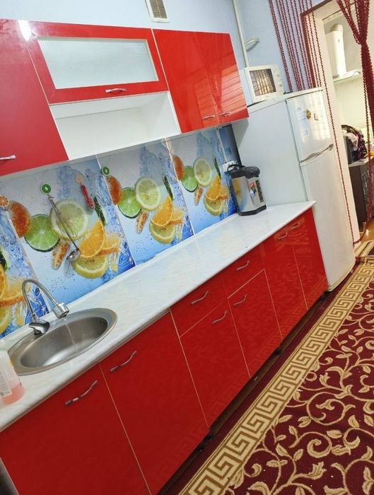 Srochno kvartira sotiladi.