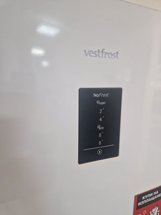 Хладилник с фризер Vestfros A++ No Frost