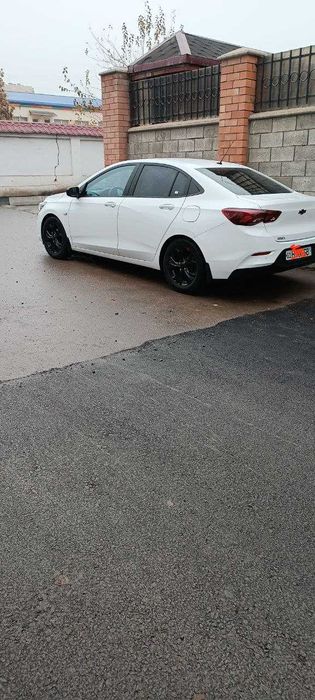 Onix продается машина