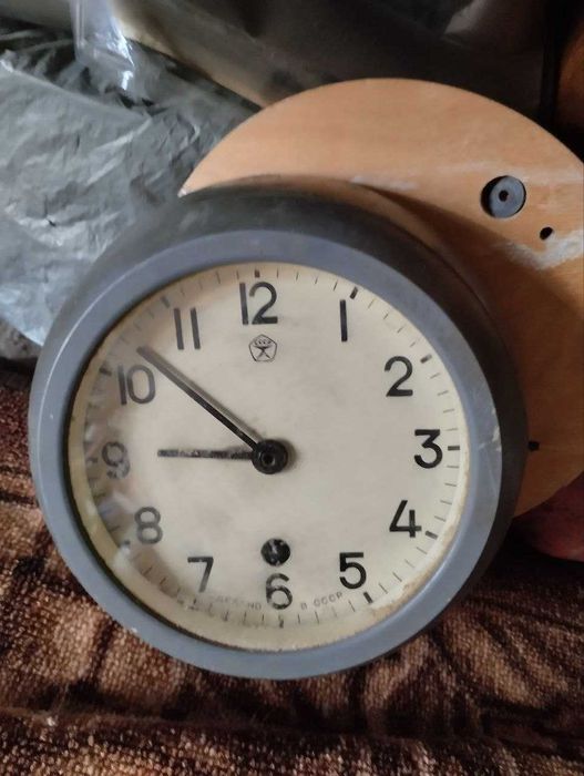 Часы корабельные