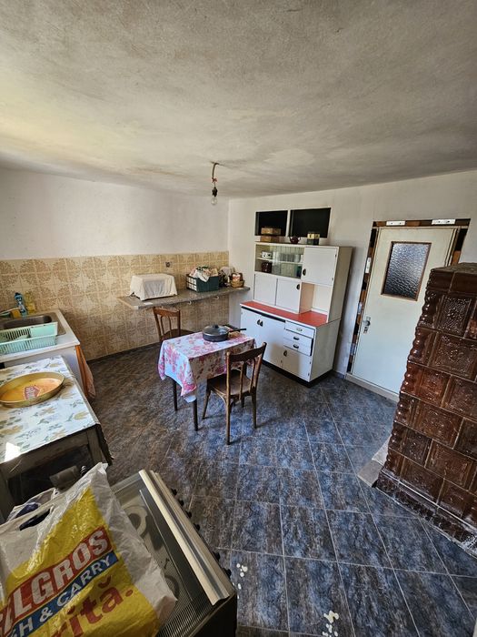 Casa de vânzare, teren 2800 mp