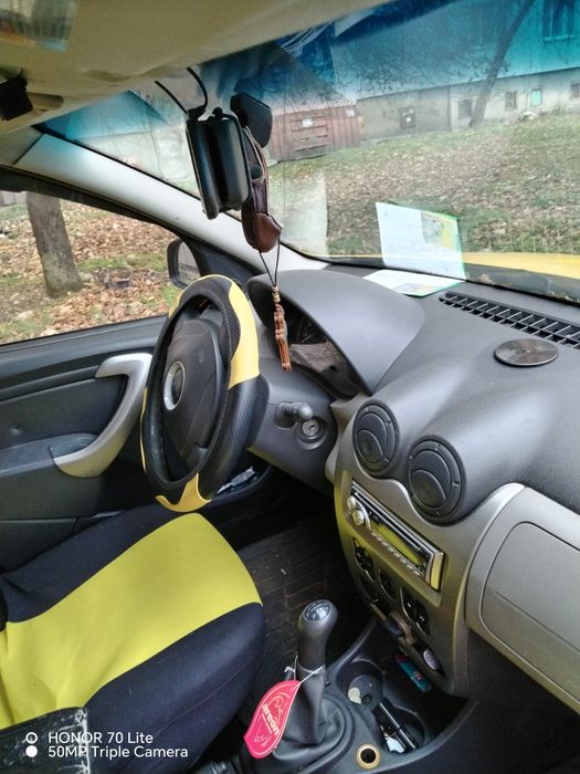 Дачия Сандеро  газ бензин