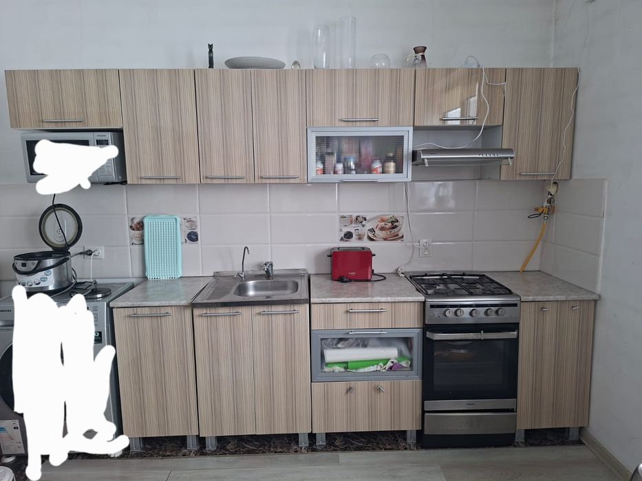 Продаётся кухня фирма "NIKA",газ фирма "HANSA",вытяжка"HANSA"