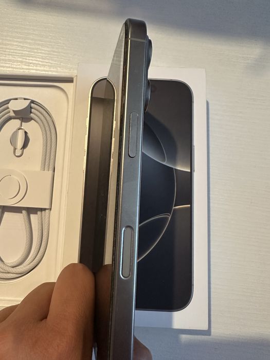 iPhone 16 Pro 256GB Natural Titanium – Като нов
