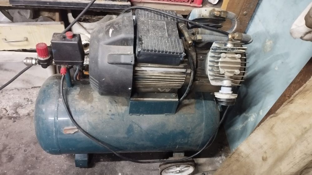 Продам  компрессор