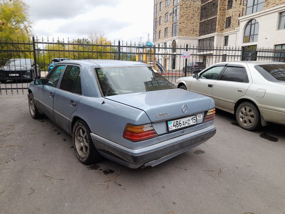 Продам мерседес 124