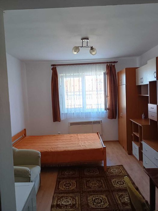 Garsoniera de inchiriat - DOAR termen lung - 240 Euro + garantie