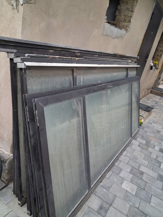 Продаётся алюминиевый витраж