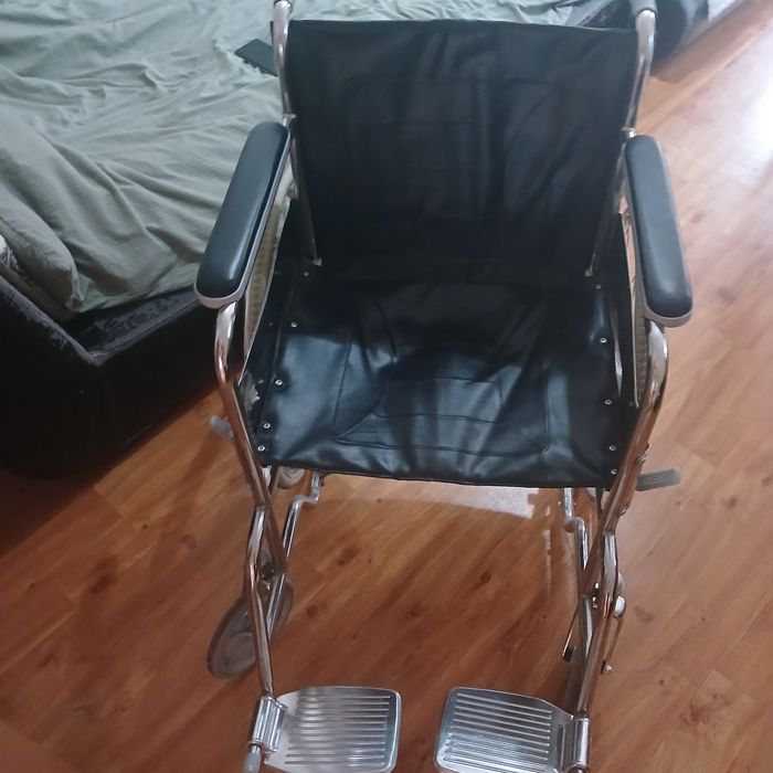 Продам инвалидную коляску