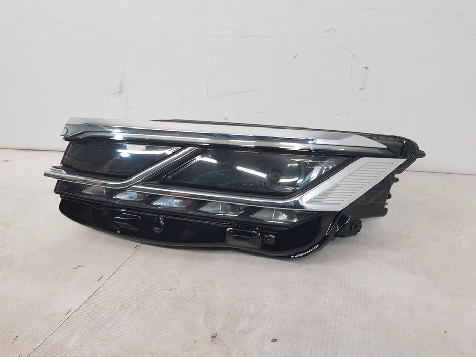 Far stanga full led VW Touareg dupa 2018