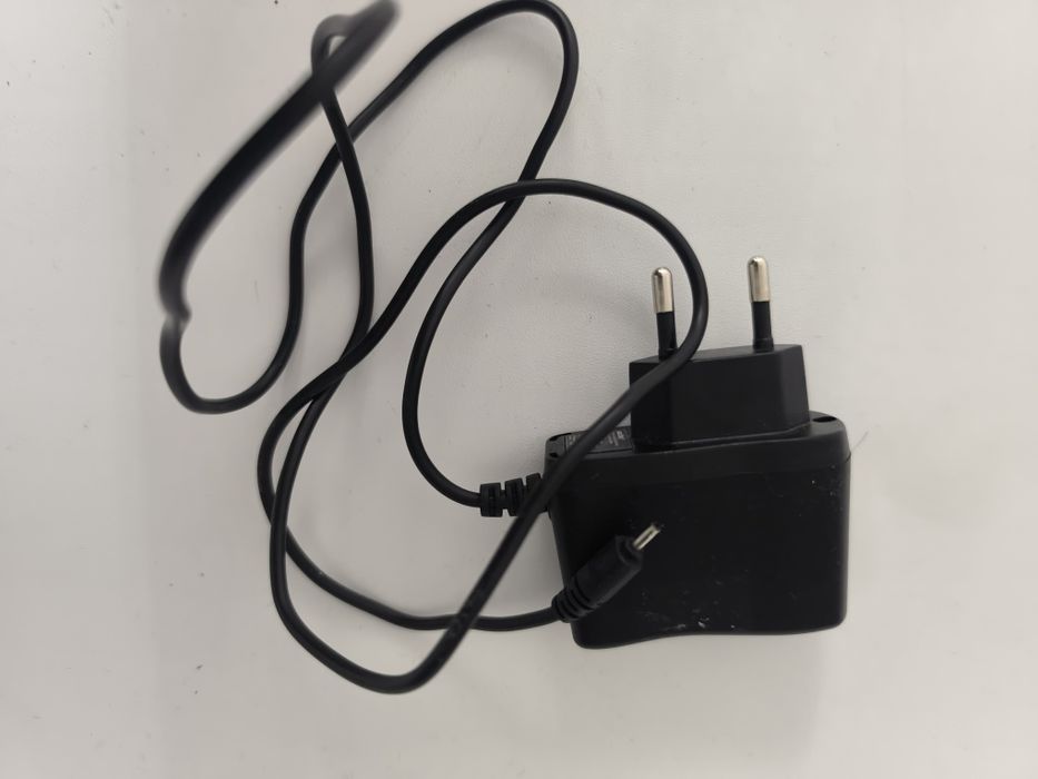 Продаю   зарядку