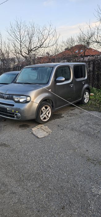 Nissan Cube на части..