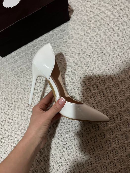 Туфли белые лодочки 36 размер