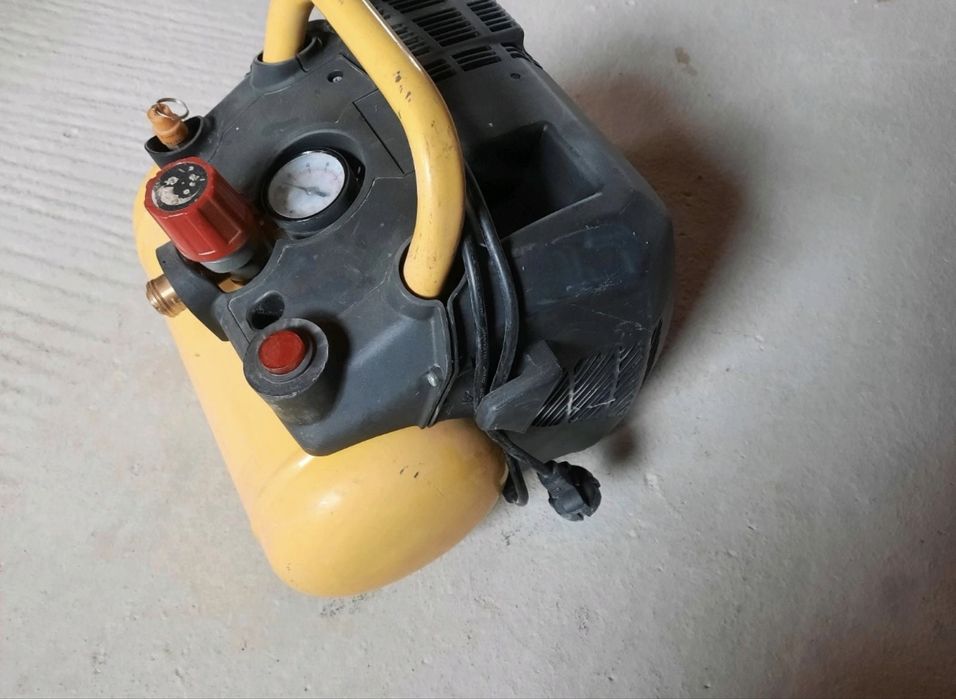 Compresor aer Powerplus POWX 1721 1100W 6L fara ulei 1,5cp, 8 Bari