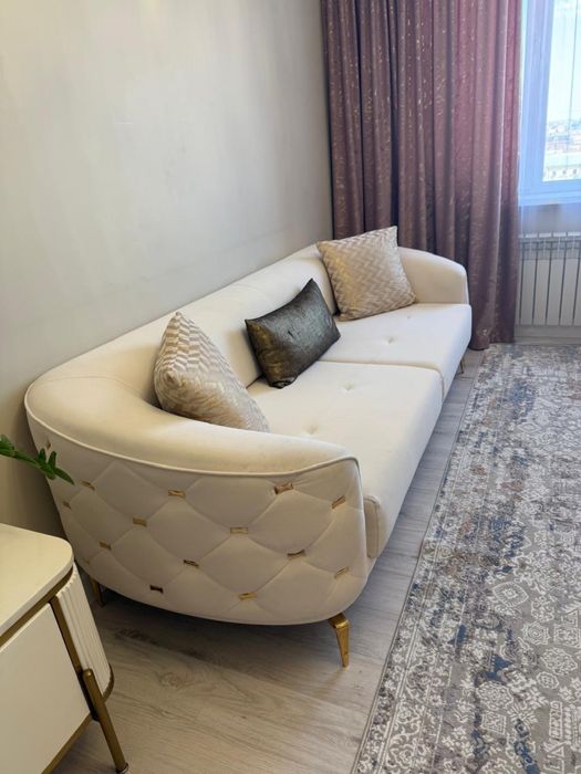 диван молочный айвари