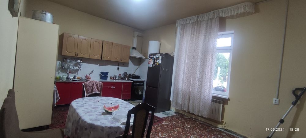 6 sotih. 6 xona  tayor biznesi bilan uchastka sotiladi