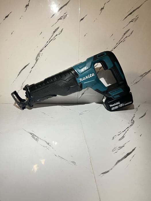 Fierastrau Sabie Makita DJR187