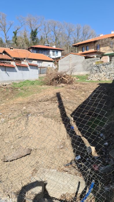 Продава или отдава под наем Парцел от собственик на Тюлбенска и Радецк