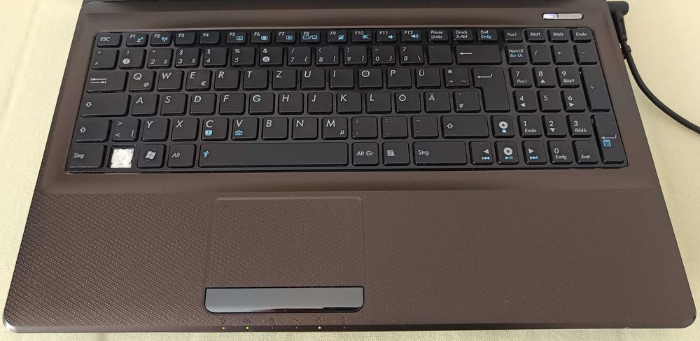 Laptop Asus K52Jr Intel I5 450m 4 Video dedicat 15.6 40Cm Windows 10