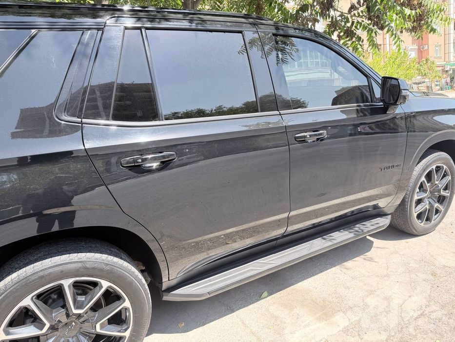 Chevrolet Tahoe 2