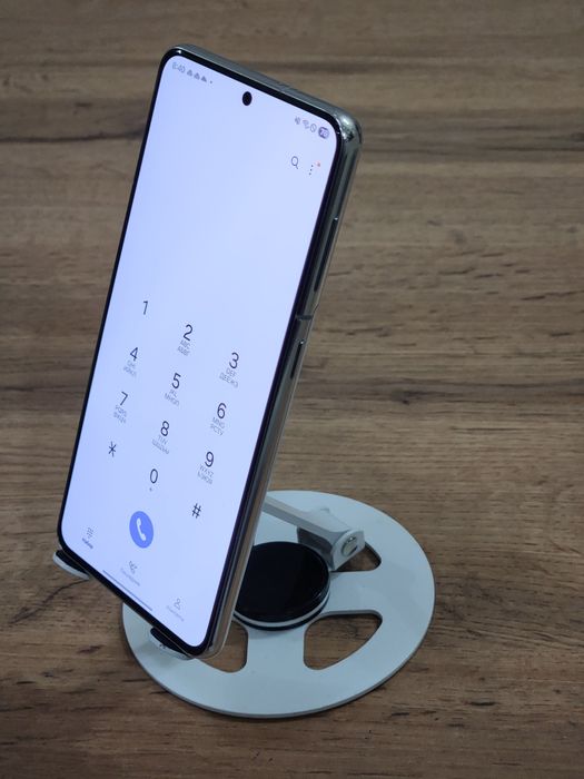 Samsung S21 в идеальном состоянии